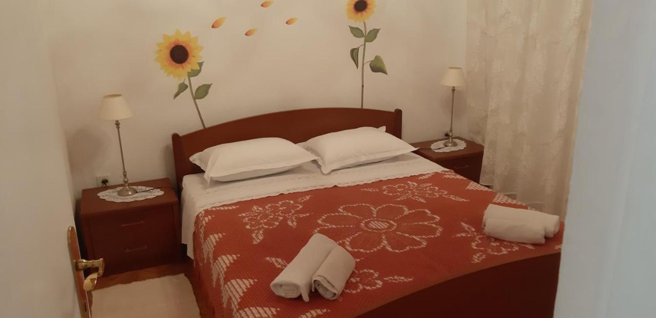 Apartman Bogdan Jelsa  Exterior photo